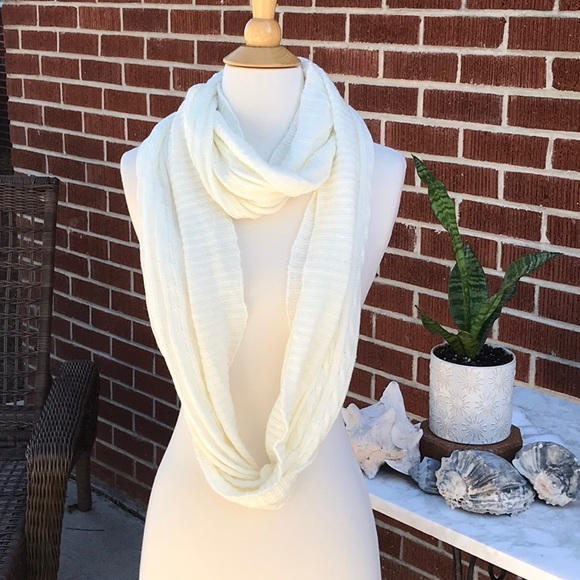 NWT Infinity Knot Scarf Cream - Picture 3 of 7